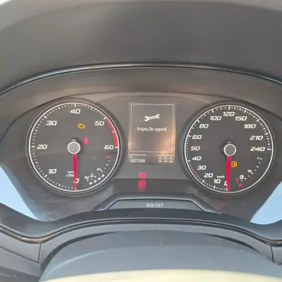SEAT Ibiza 2019 - 10550 EUR, 179000 km - AUTO.MOTO.pt - 179000km - foto 6 de 7