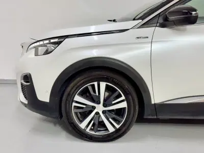 Peugeot 3008 2017 - 16950 EUR, 129000 km - AUTO.MOTO.pt - 129000km - foto 14 de 60