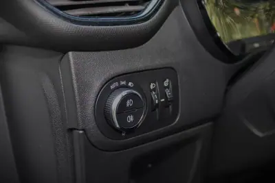 Opel Crossland X 2017 - 12500 EUR, 113439 km - AUTO.MOTO.pt - 113439km - foto 35 de 35