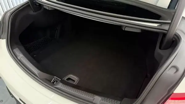 Mercedes-Benz E 220 2018 - 41990 EUR, 92427 km - AUTO.MOTO.pt - 92427km - foto 15 de 34