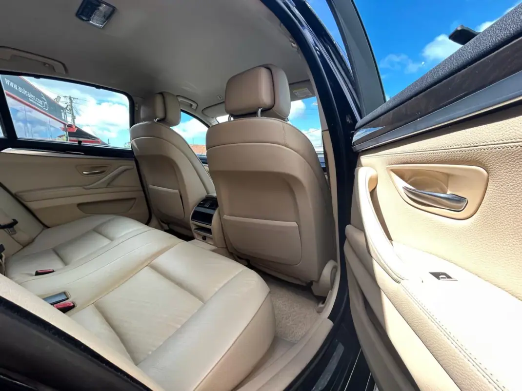 BMW 520 2011 - 10500 EUR, 368699 km - AUTO.MOTO.pt - 368699km - foto 21 de 23