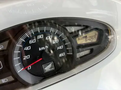 Honda PCX 125 2012 - 1900 EUR, 64269 km - AUTO.MOTO.pt - 64269km - foto 11 de 12