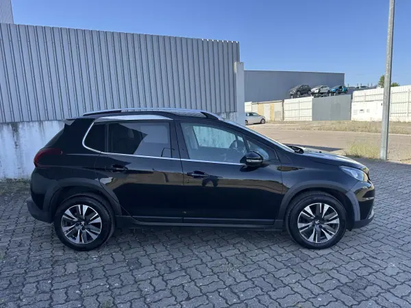 Peugeot 2008 2019 - 13990 EUR, 148000 km - AUTO.MOTO.pt - 148000km - foto 8 de 19