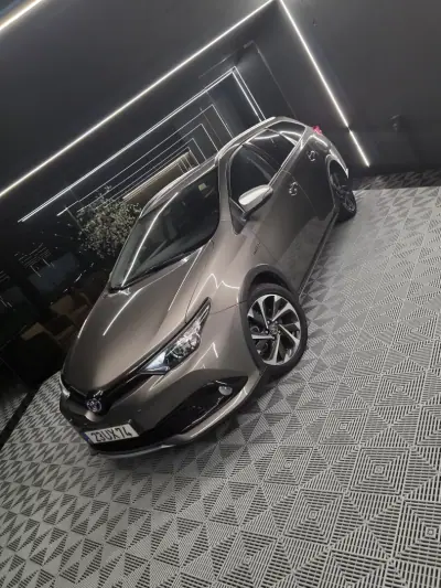 Toyota Auris Touring Sports 2018 - 18900 EUR, 79000 km - AUTO.MOTO.pt - 79000km - foto 8 de 27