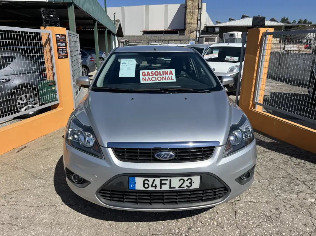 Ford Focus 2008 - 4900 EUR, 98085 km - AUTO.MOTO.pt - 98085km - foto 3 de 5