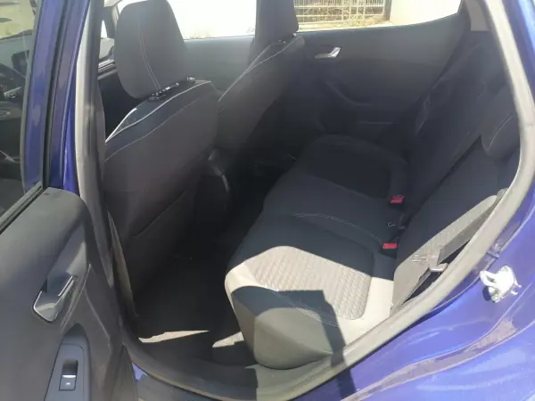 Ford Fiesta 2017 - 13000 EUR, 94020 km - AUTO.MOTO.pt - 94020km - foto 9 de 18