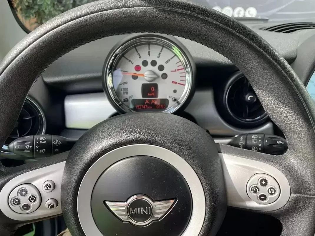 MINI Cooper 2008 - 9250 EUR, 152777 km - AUTO.MOTO.pt - 152777km - foto 9 de 13