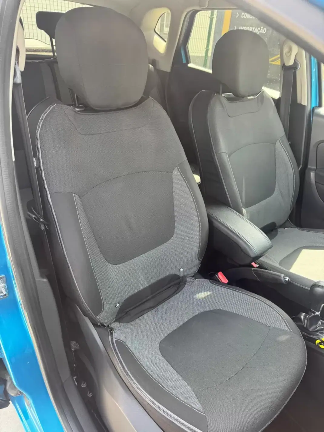 Renault Captur 2015 - 14900 EUR, 164000 km - AUTO.MOTO.pt - 164000km - foto 13 de 17