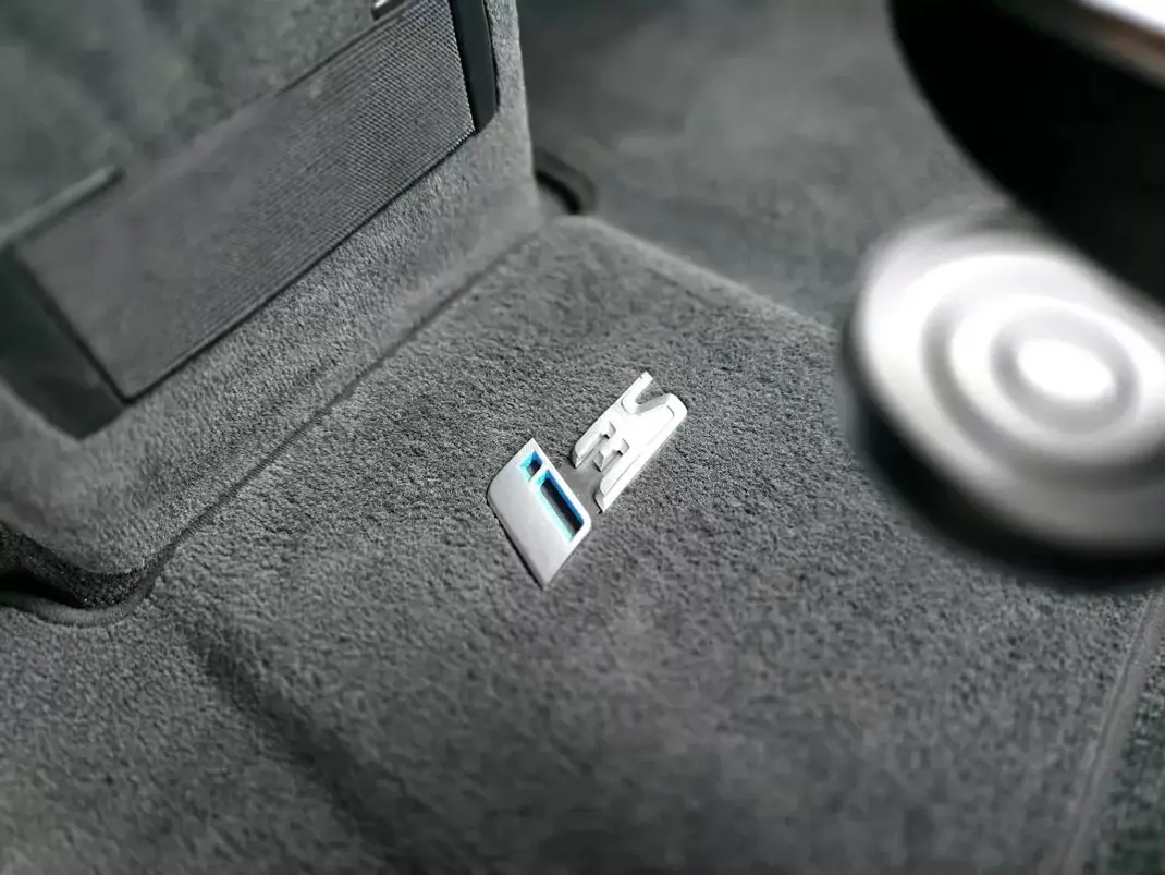 BMW i3 2019 - 19900 EUR, 78800 km - AUTO.MOTO.pt - 78800km - foto 25 de 33