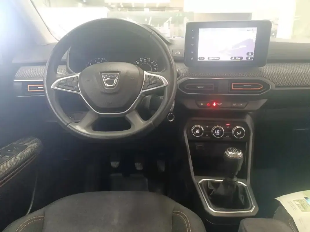 Dacia Sandero 2021 - 14900 EUR, 86415 km - AUTO.MOTO.pt - 86415km - foto 3 de 8