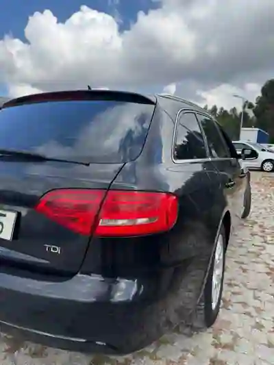 Audi A4 Avant 2011 - 7799 EUR, 312000 km - AUTO.MOTO.pt - 312000km - foto 6 de 12