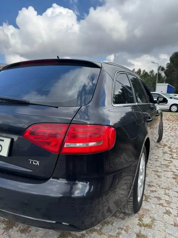 Audi A4 Avant 2011 - 7799 EUR, 312000 km - AUTO.MOTO.pt - 312000km - foto 6 de 12
