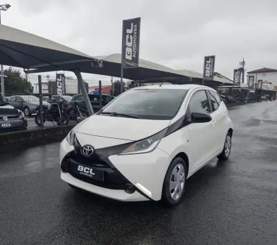 Toyota Aygo 2018 - 9990 EUR, 90000 km - AUTO.MOTO.pt - 90000km - foto 3 de 28