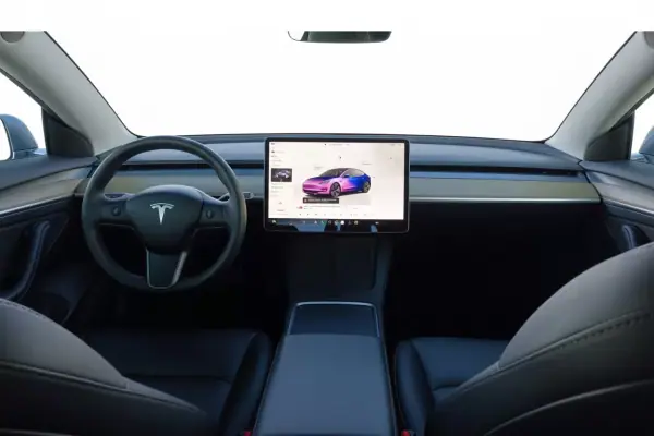 Tesla Model 3 2023 - 30450 EUR, 61000 km - AUTO.MOTO.pt - 61000km - foto 10 de 22