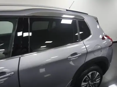 Peugeot 2008 2019 - 10500 EUR, 99000 km - AUTO.MOTO.pt - 99000km - foto 18 de 22