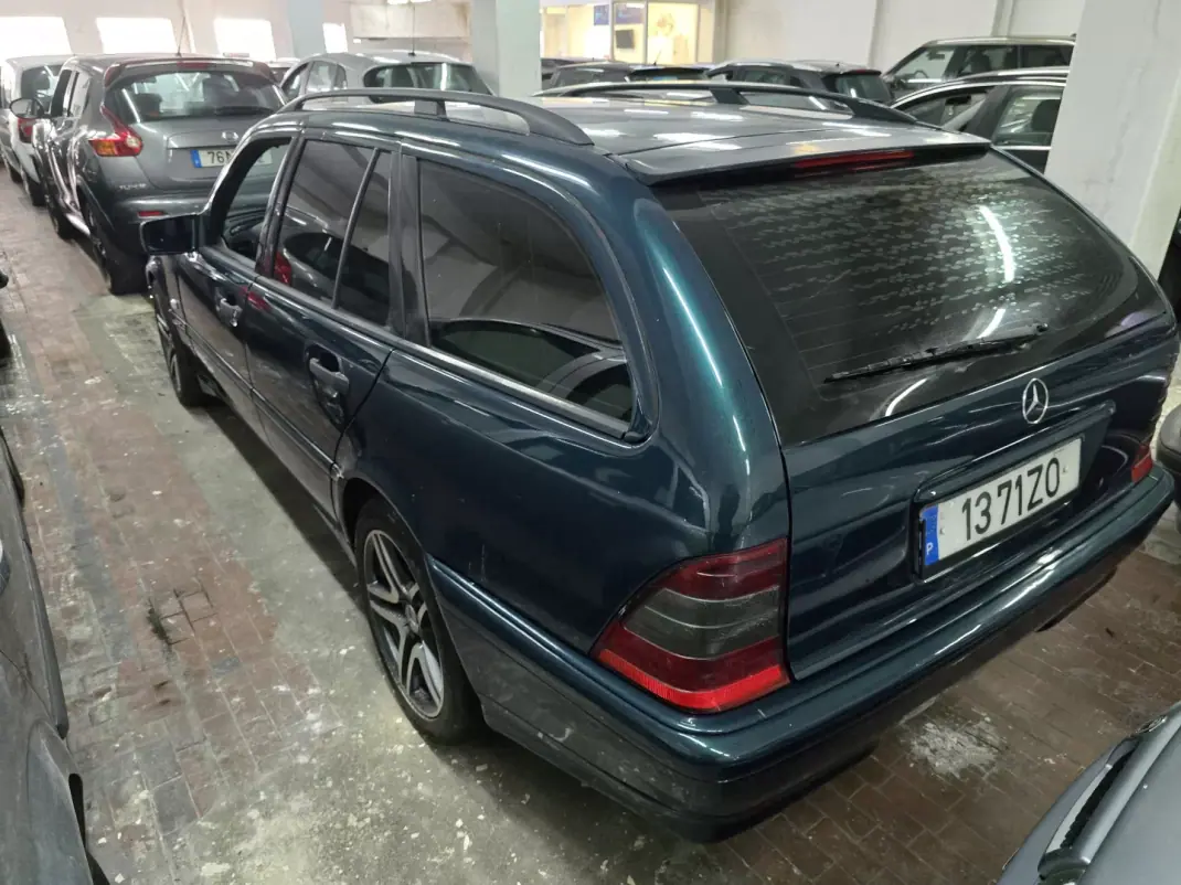 Mercedes-Benz C 250 1997 - 4500 EUR, 320000 km - AUTO.MOTO.pt - 320000km - foto 4 de 11