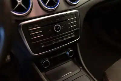 Mercedes-Benz CLA 220 2015 - 20490 EUR, 182000 km - AUTO.MOTO.pt - 182000km - foto 13 de 29
