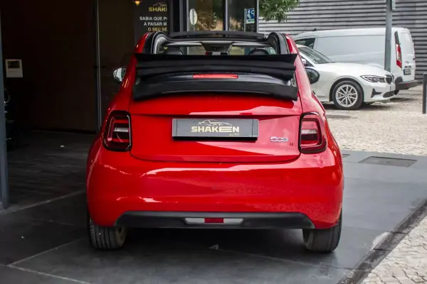 Fiat 500e C 2021 - 16750 EUR, 53714 km - AUTO.MOTO.pt - 53714km - foto 10 de 38