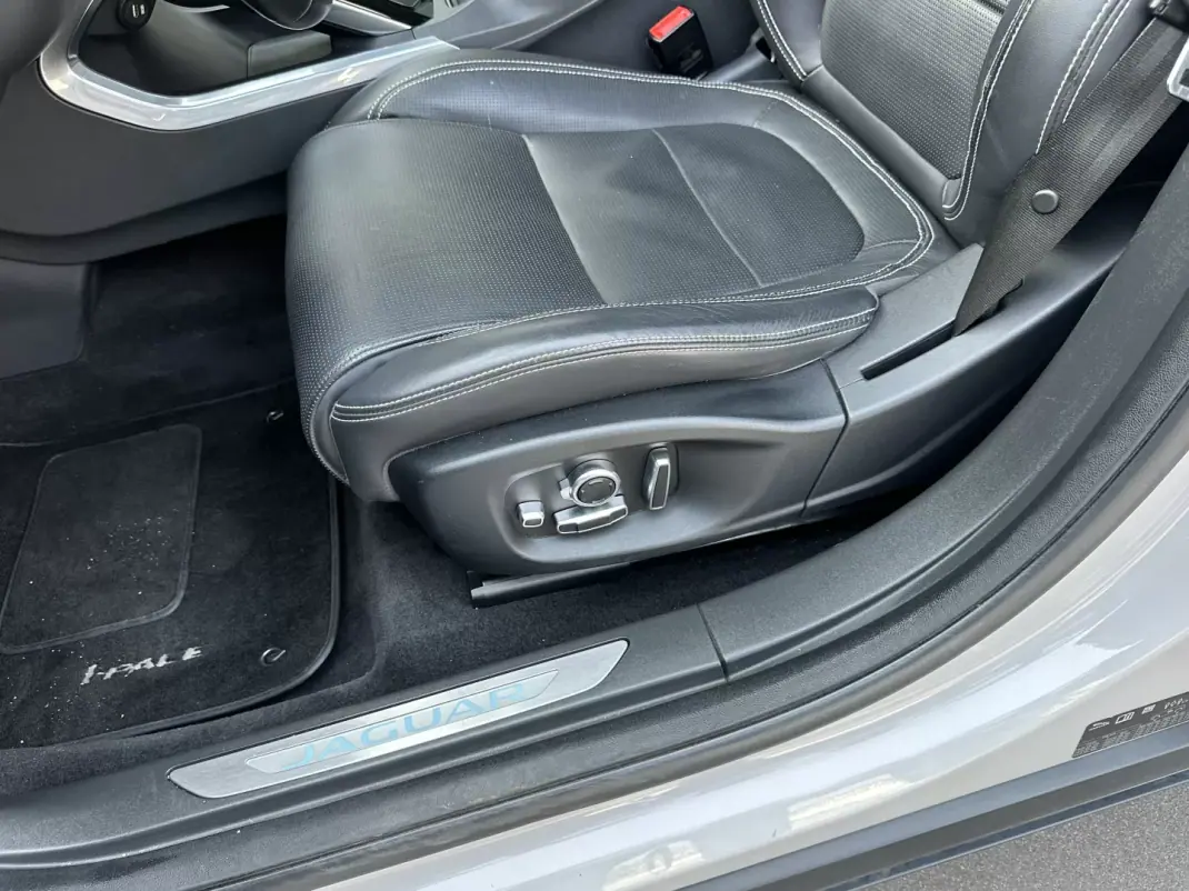Jaguar I-Pace 2018 - 27900 EUR, 113000 km - 113000km - foto 36 de 59