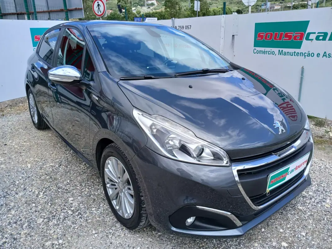 Peugeot 208 2017 - 7950 EUR, 104781 km - AUTO.MOTO.pt - 104781km - foto 6 de 26
