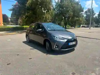 Toyota Yaris 2017 - 14500 EUR, 110000 km - AUTO.MOTO.pt - 110000km - foto 7 de 14