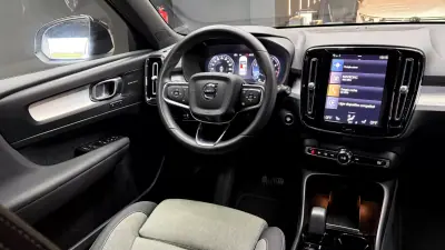 Volvo XC 40 2023 - 29970 EUR, 57000 km - AUTO.MOTO.pt - 57000km - foto 19 de 46