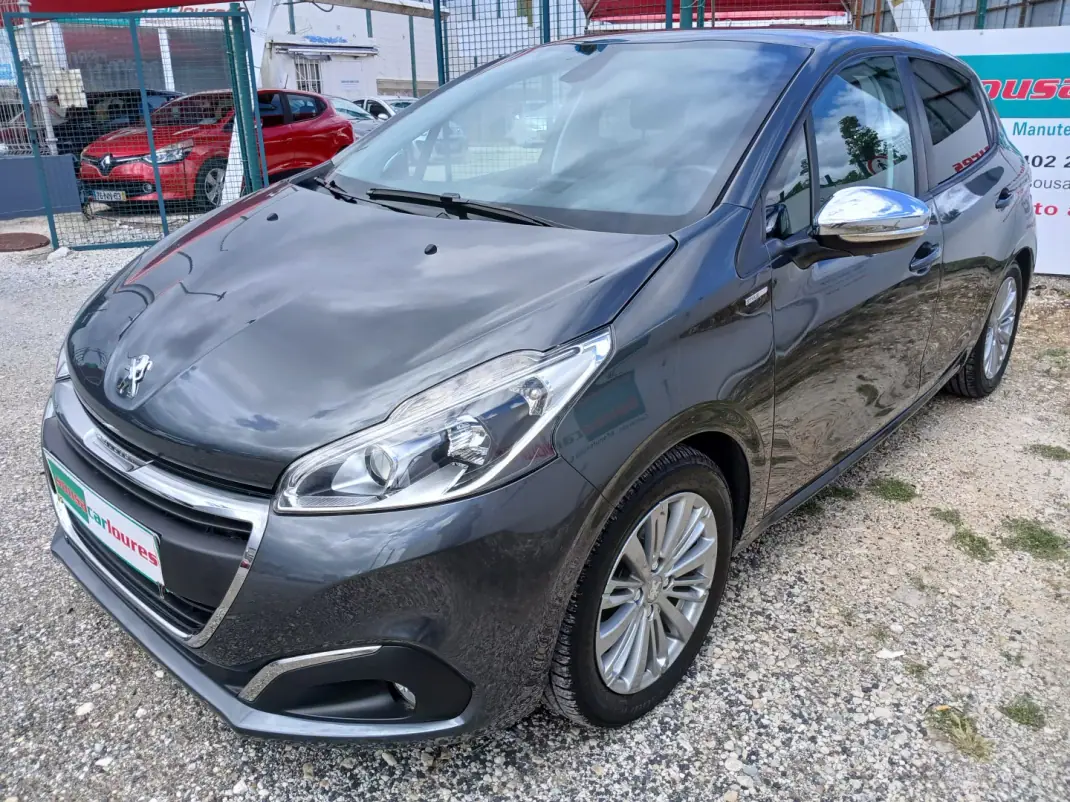 Peugeot 208 2017 - 7950 EUR, 104781 km - AUTO.MOTO.pt - 104781km - foto 3 de 26