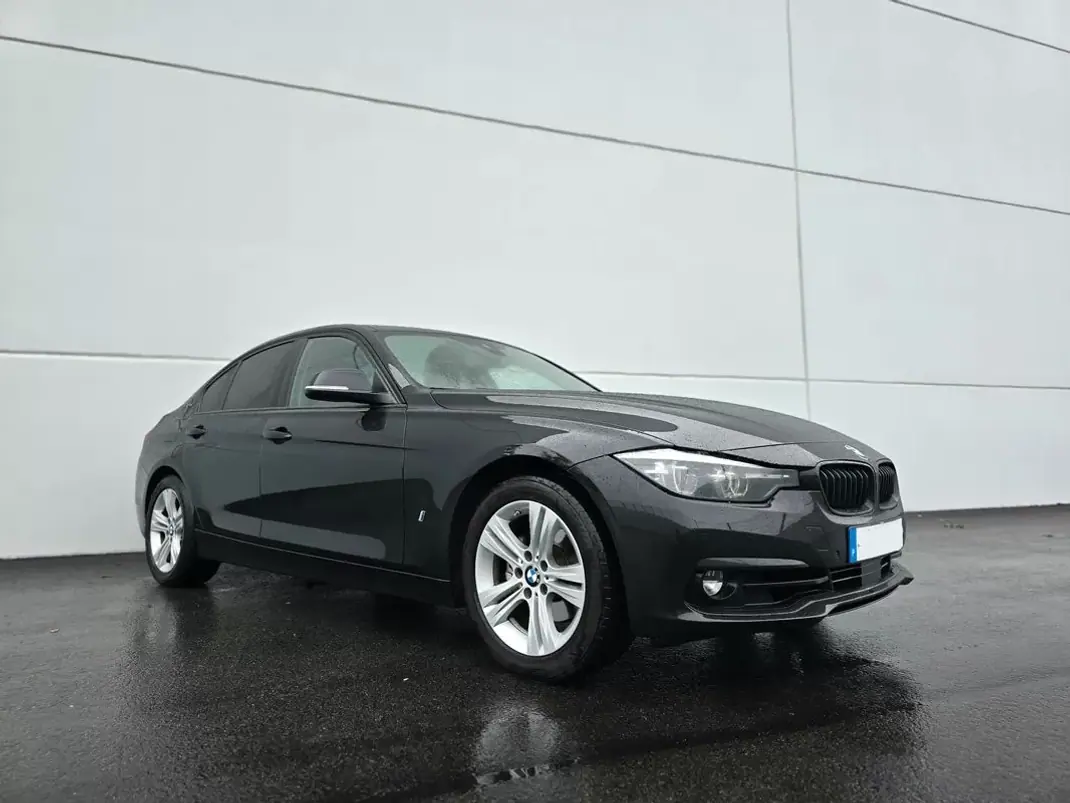 BMW 330 2017 - 18990 EUR, 115000 km - AUTO.MOTO.pt - 115000km - foto 10 de 40