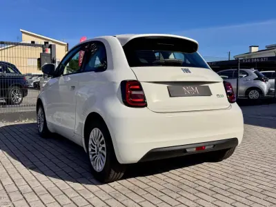 Fiat 500e 2023 — photo 6 of 20
