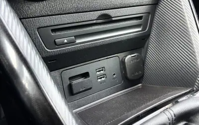 Mazda 2 2015 - 11500 EUR, 75000 km - AUTO.MOTO.pt - 75000km - foto 27 de 33