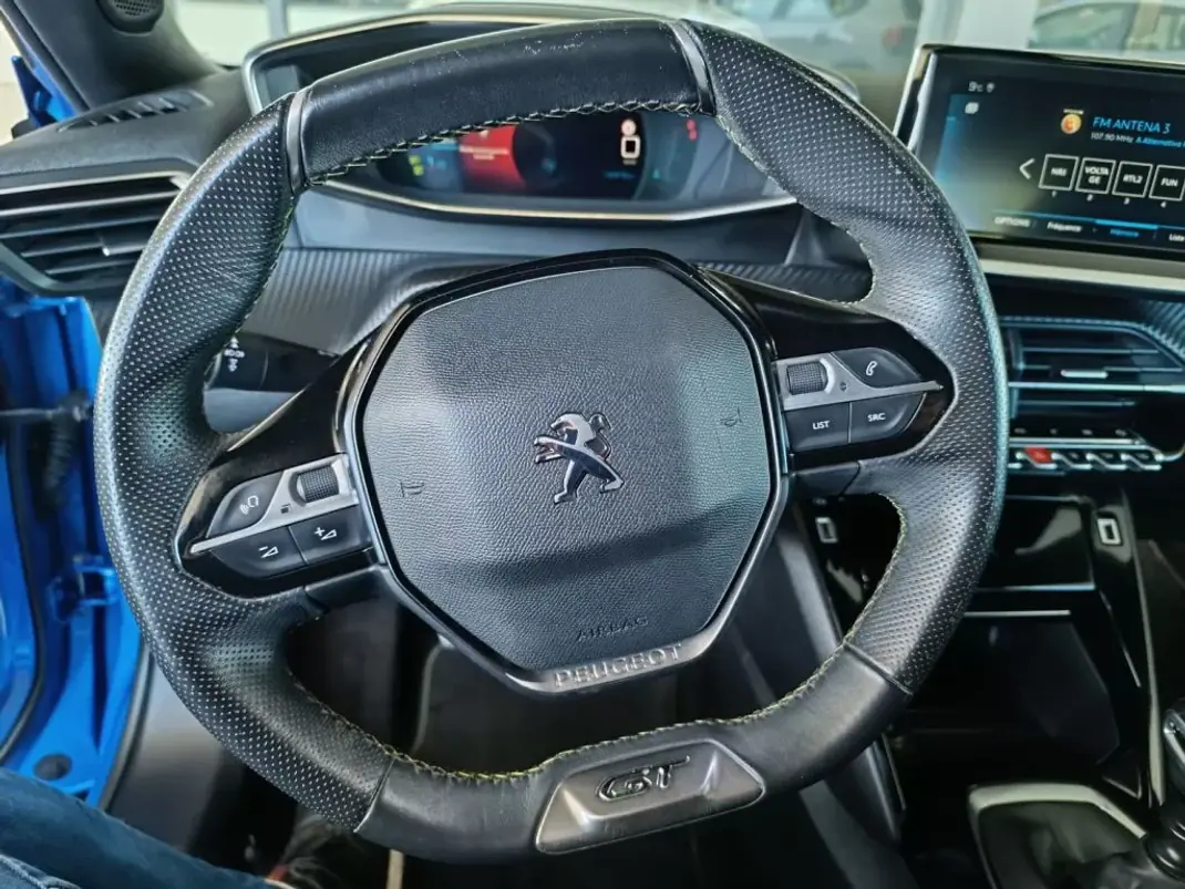 Peugeot 2008 2020 - 22500 EUR, 103000 km - AUTO.MOTO.pt - 103000km - foto 33 de 34