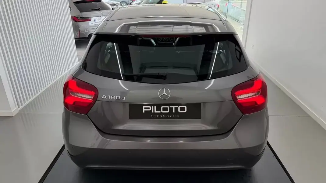 Mercedes-Benz A 180 2016 - 14990 EUR, 214388 km - 214388km - foto 8 de 29