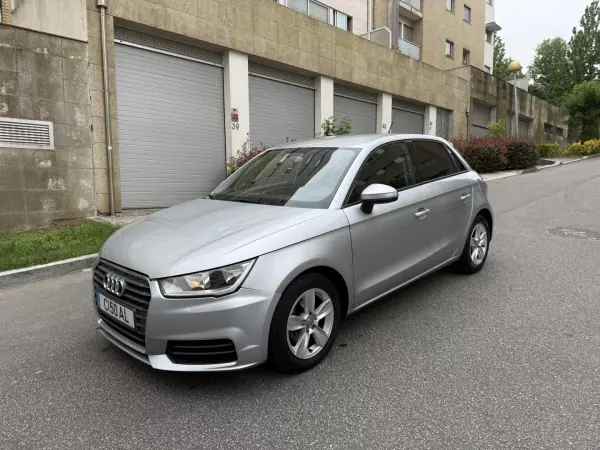 Audi A1 Sportback 2016 - 10950 EUR, 230000 km - AUTO.MOTO.pt - 230000km - foto 3 de 11