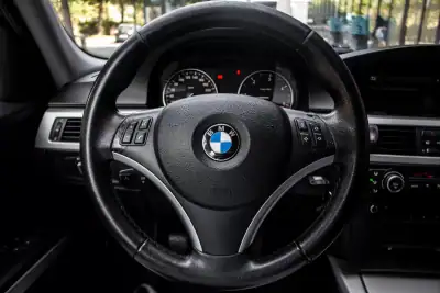 BMW 318 2009 - 8990 EUR, 251602 km - AUTO.MOTO.pt - 251602km - foto 10 de 32