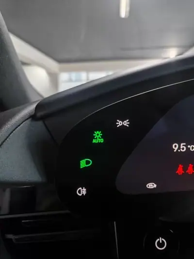 Porsche Taycan Cross Turismo 2022 - 65750 EUR, 55800 km - AUTO.MOTO.pt - 55800km - foto 35 de 40