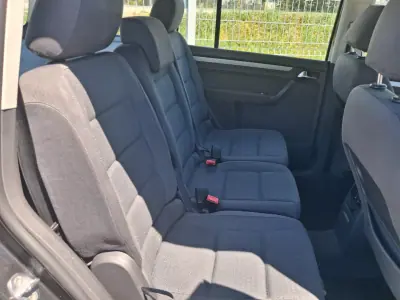 Volkswagen Touran 2005 - 4900 EUR, 247000 km - AUTO.MOTO.pt - 247000km - foto 7 de 12