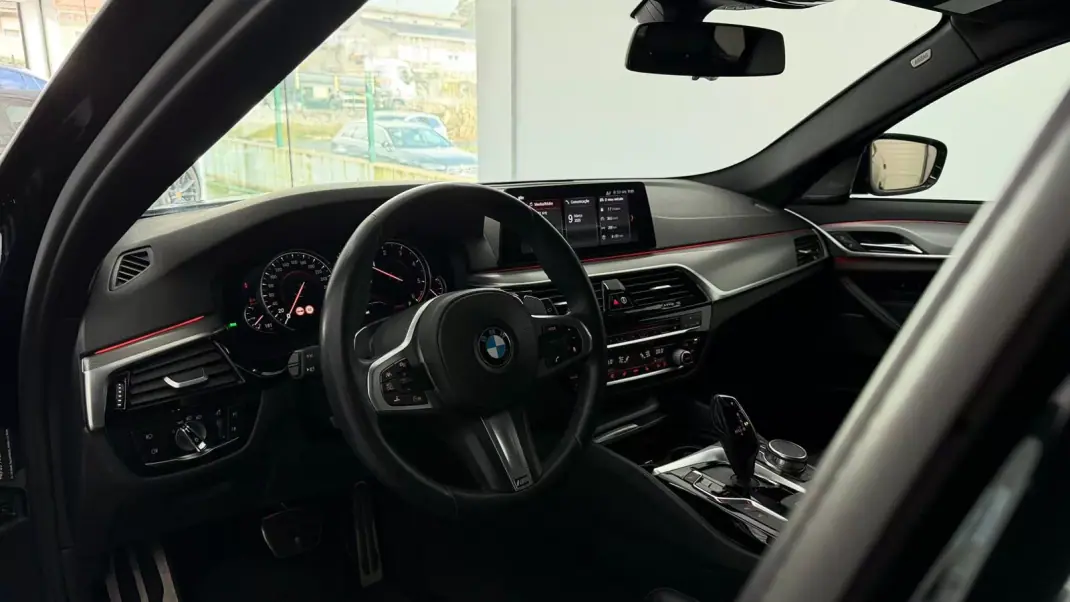 BMW 520 2017 - 23990 EUR, 262000 km - AUTO.MOTO.pt - 262000km - foto 33 de 40