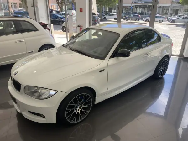 BMW 118 2010 - 9990 EUR, 257544 km - AUTO.MOTO.pt - 257544km - foto 18 de 22