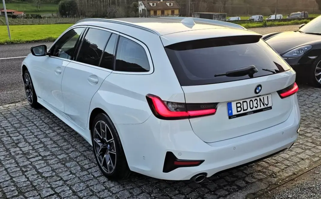 BMW 318 2020 - 28999 EUR, 100000 km - AUTO.MOTO.pt - 100000km - foto 27 de 35