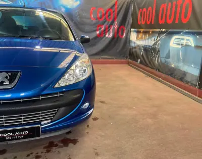 Peugeot 206 2011 - 4999 EUR, 127000 km - AUTO.MOTO.pt - 127000km - foto 11 de 34