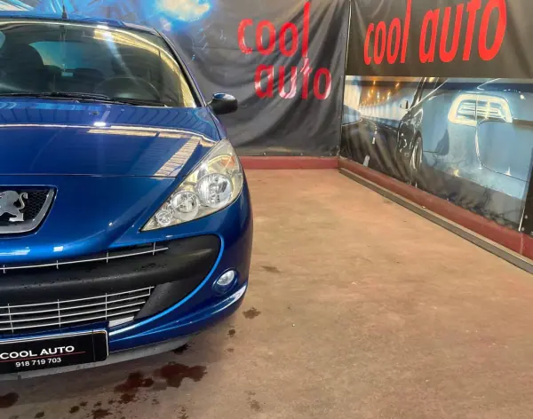 Peugeot 206 2011 - 4999 EUR, 127000 km - AUTO.MOTO.pt - 127000km - foto 11 de 34
