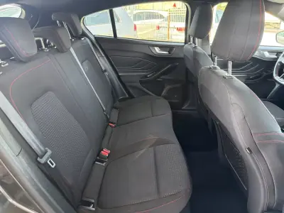 Ford Focus 2018 - 14850 EUR, 79128 km - AUTO.MOTO.pt - 79128km - foto 16 de 20