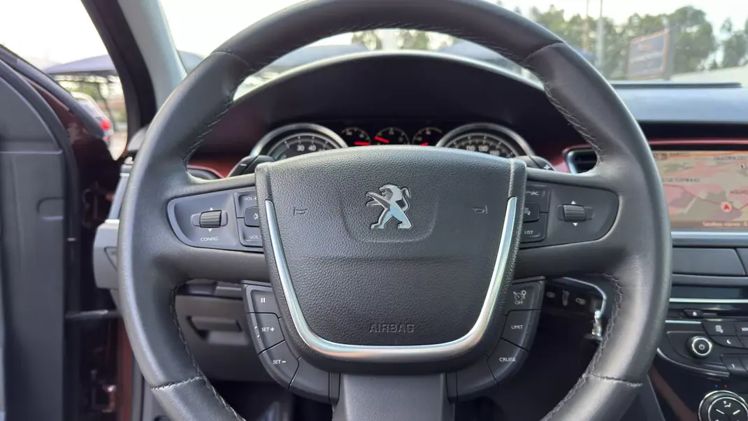 Peugeot 508 RXH 2013 - 9900 EUR, 320000 km - AUTO.MOTO.pt - 320000km - foto 26 de 54