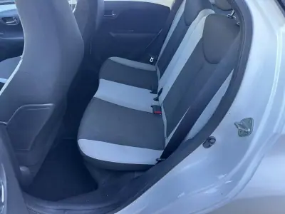 Toyota Aygo 2018 - 12990 EUR, 88303 km - AUTO.MOTO.pt - 88303km - foto 13 de 17