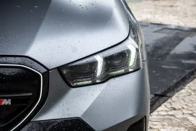 BMW i5 2023 - 74990 EUR, 17145 km - AUTO.MOTO.pt - 17145km - foto 8 de 60