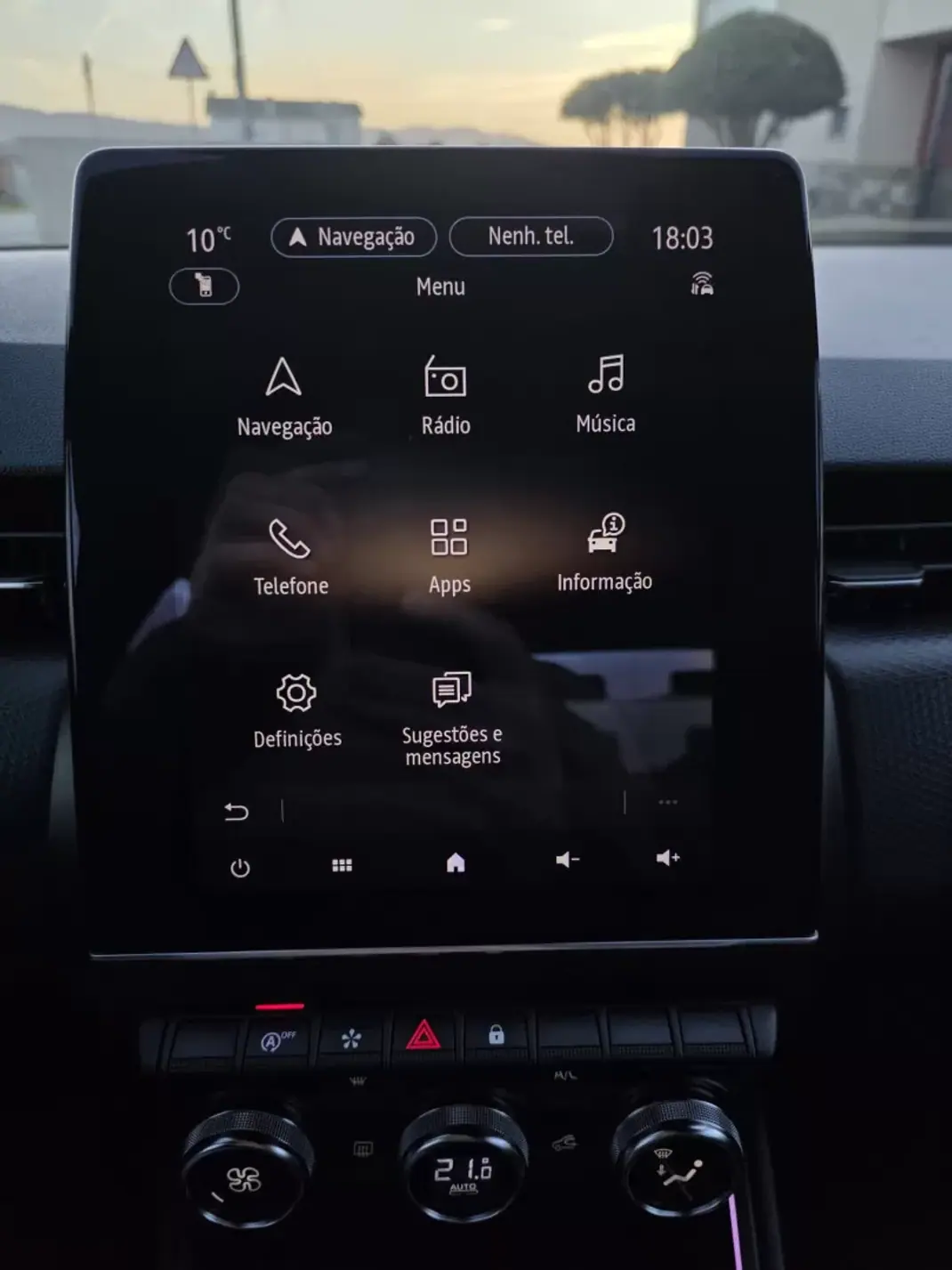 Renault Clio 2022 - 14500 EUR, 104000 km - AUTO.MOTO.pt - 104000km - foto 34 de 43