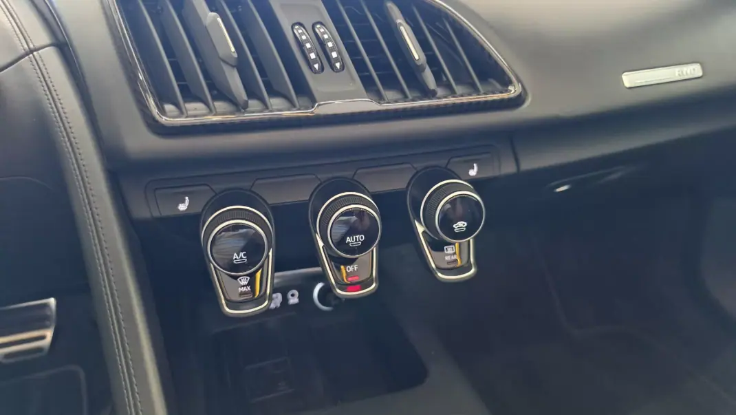 Audi R8 Spyder 2019 - 159500 EUR, 33515 km - 33515km - foto 46 de 59