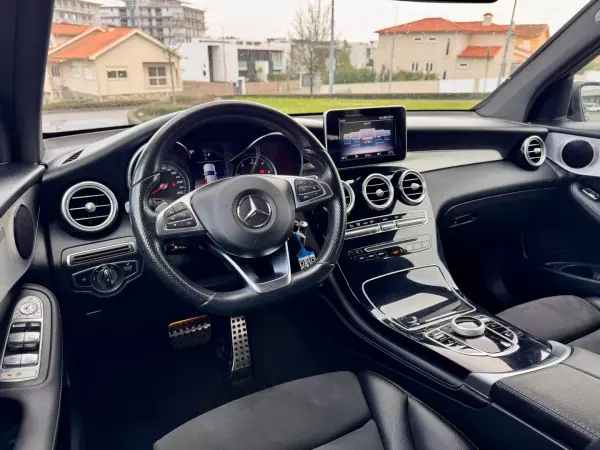 Mercedes-Benz GLC 250 2018 - 34990 EUR, 175000 km - AUTO.MOTO.pt - 175000km - foto 16 de 33