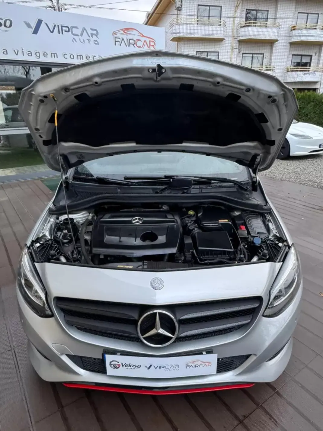 Mercedes-Benz B 180 2015 - 13500 EUR, 189400 km - AUTO.MOTO.pt - 189400km - foto 10 de 16