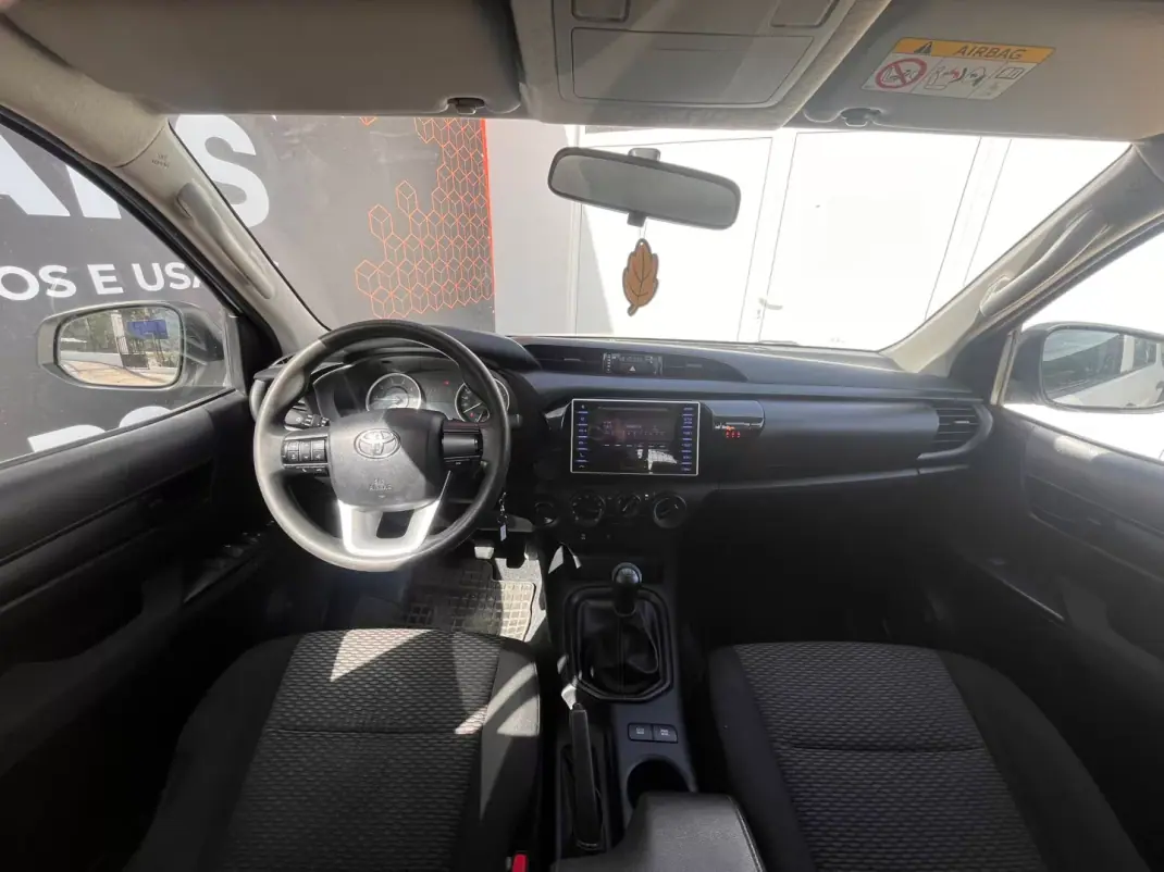 Toyota Hilux 2018 - 28900 EUR, 159021 km - 159021km - foto 7 de 11